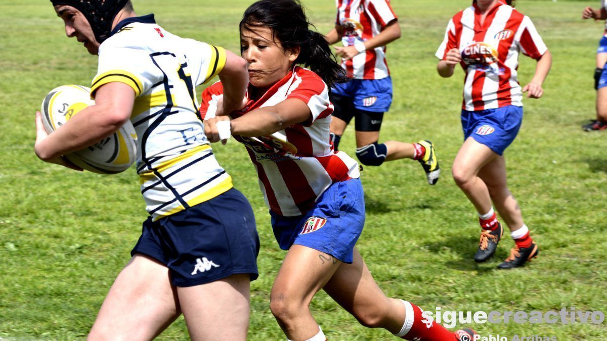 foto Atletico de Madrid rugby feminas rugby intento de bloqueo