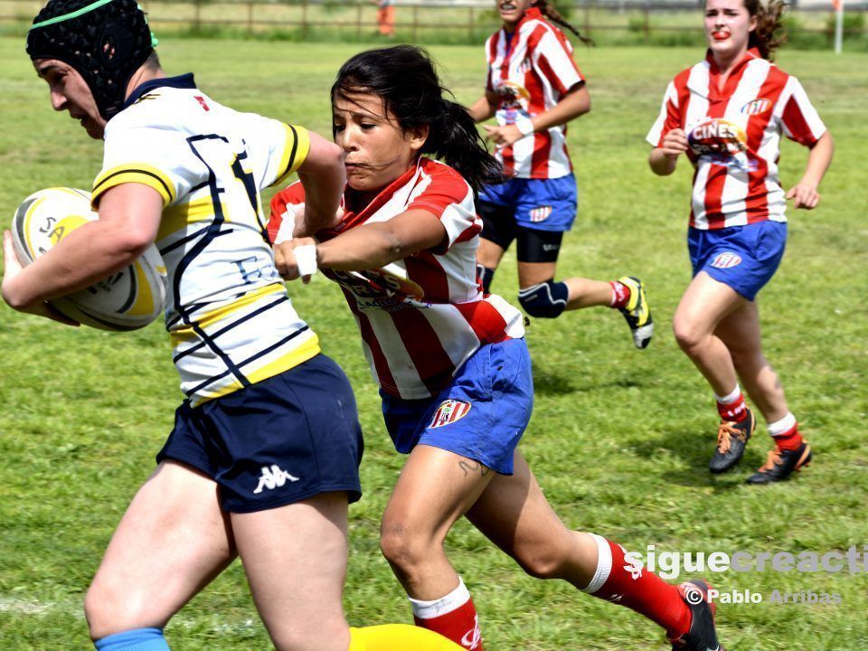 foto Atletico de Madrid rugby feminas rugby intento de bloqueo